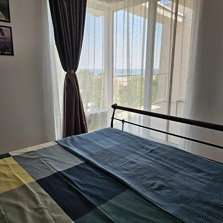 Lighthouse Apartment Mamaia